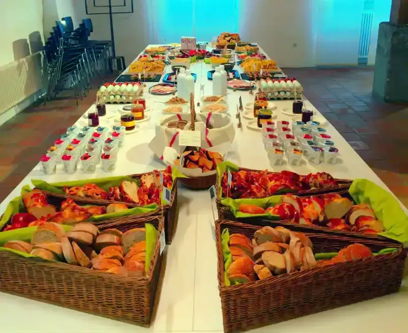 30 Jahre Jubiläumsfeier mit leckerem Brunch Buffet