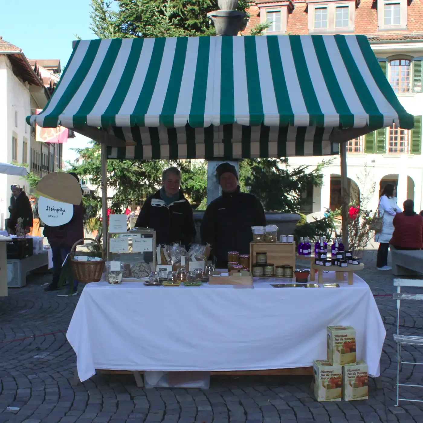 Sauerteig- und Knäckebrot, Ziegenmilchprodukte, verschiedene weitere Produkte aus dem Simmental, Ruth Oswald und Tobias Bührer, Boltigen
